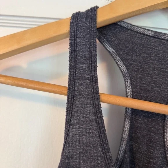 Lululemon tank - Picture 3 of 4